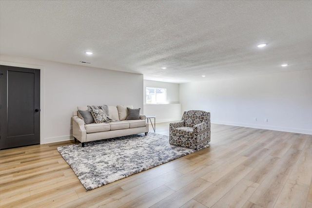 196 S Wellcrest Ct., Wichita, KS 67052