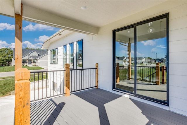 196 S Wellcrest Ct., Wichita, KS 67052