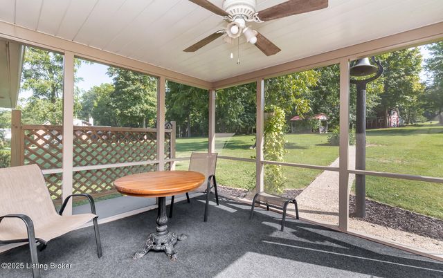 3519 Chenoweth Run Rd, Louisville, KY 40299