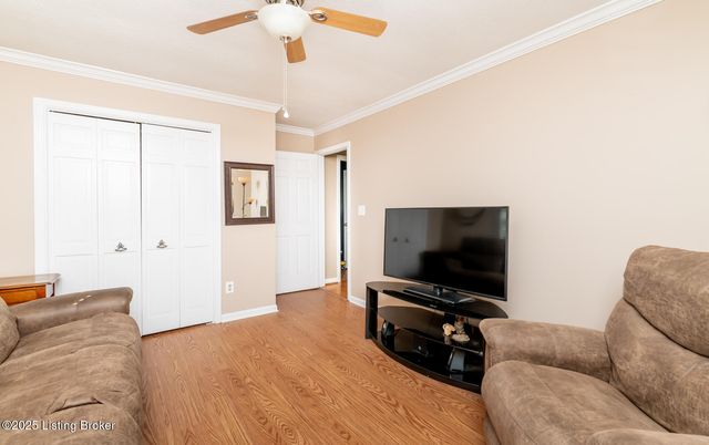 3519 Chenoweth Run Rd, Louisville, KY 40299