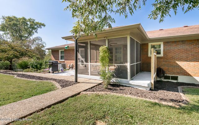 3519 Chenoweth Run Rd, Louisville, KY 40299