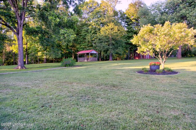3519 Chenoweth Run Rd, Louisville, KY 40299