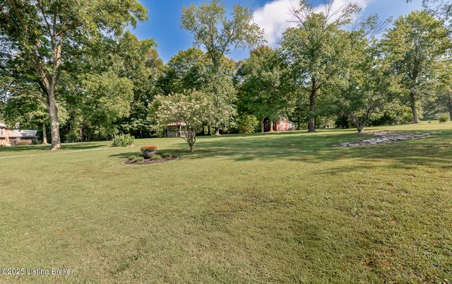 3519 Chenoweth Run Rd, Louisville, KY 40299