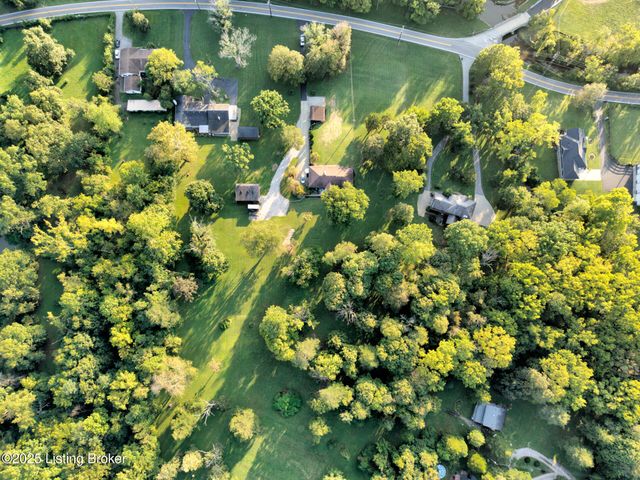 3519 Chenoweth Run Rd, Louisville, KY 40299