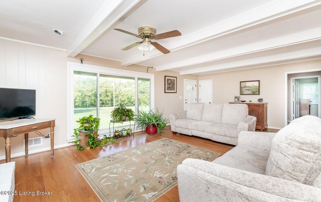 3519 Chenoweth Run Rd, Louisville, KY 40299