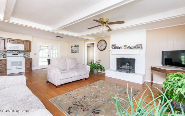 3519 Chenoweth Run Rd, Louisville, KY 40299