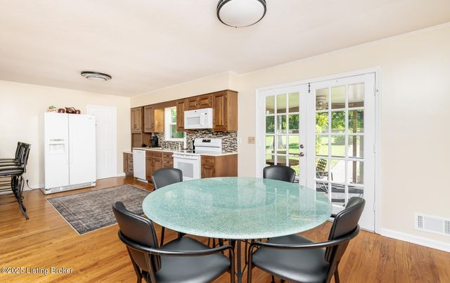 3519 Chenoweth Run Rd, Louisville, KY 40299