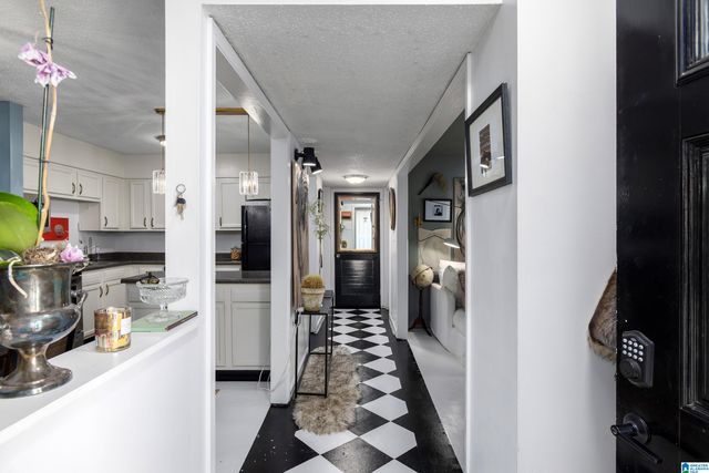 3017 Massey Rd Apt C, Vestavia Hills, AL 35216