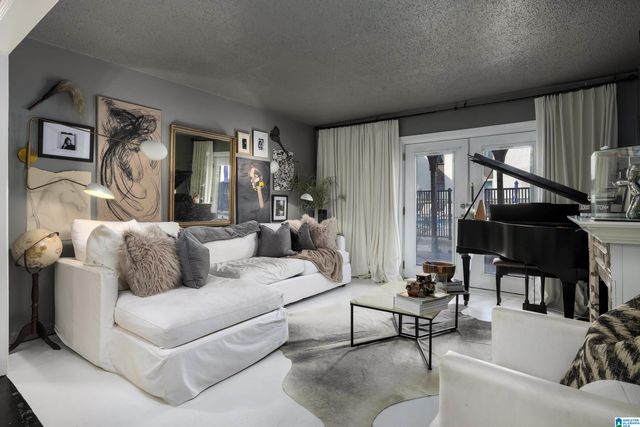 3017 Massey Rd Apt C, Vestavia Hills, AL 35216