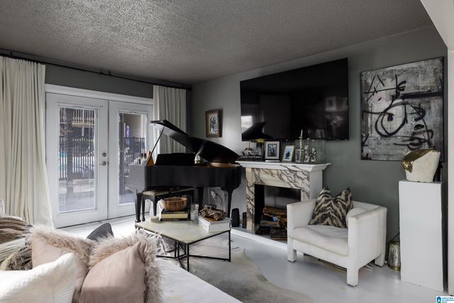 3017 Massey Rd Apt C, Vestavia Hills, AL 35216