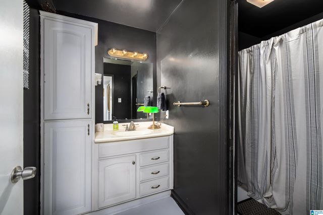 3017 Massey Rd Apt C, Vestavia Hills, AL 35216