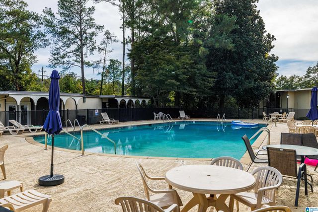 3017 Massey Rd Apt C, Vestavia Hills, AL 35216