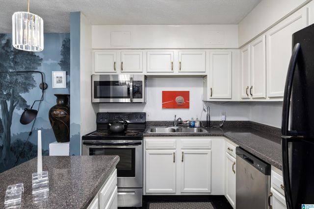 3017 Massey Rd Apt C, Vestavia Hills, AL 35216