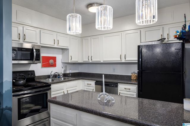 3017 Massey Rd Apt C, Vestavia Hills, AL 35216