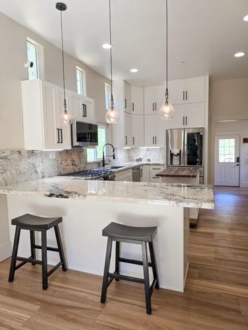 17329 Mcguffie Road, Salinas, CA 93907
