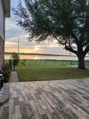 3306 Bluffview Drive, Garland, TX 75043