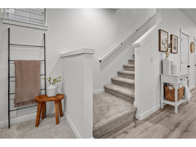 2427 S LINDEN St, Cornelius, OR 97113