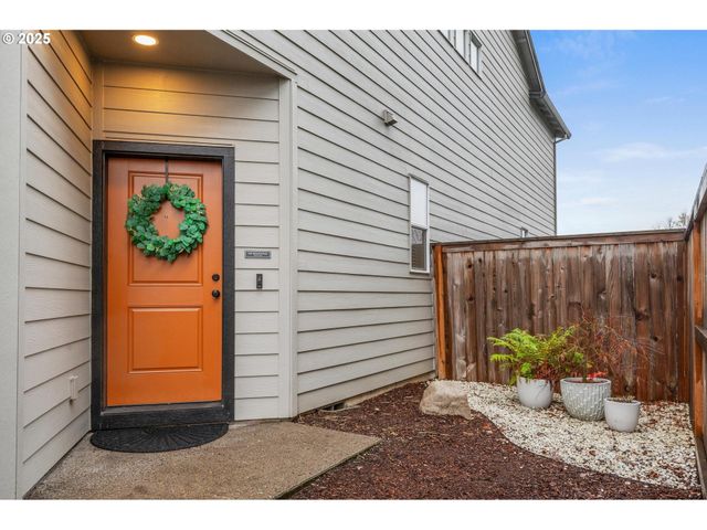 2427 S LINDEN St, Cornelius, OR 97113