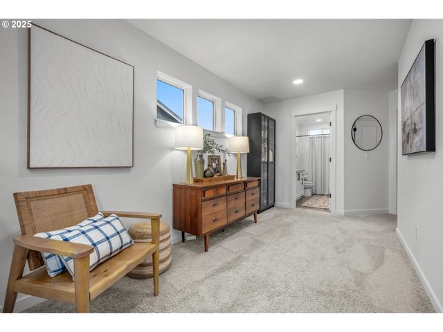 2427 S LINDEN St, Cornelius, OR 97113