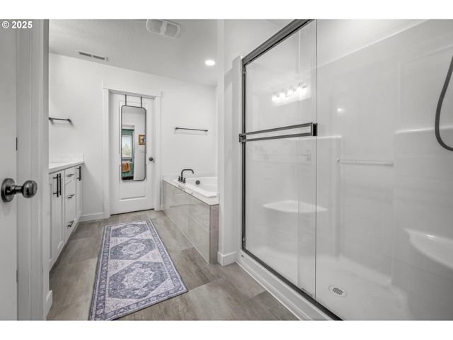 2427 S LINDEN St, Cornelius, OR 97113