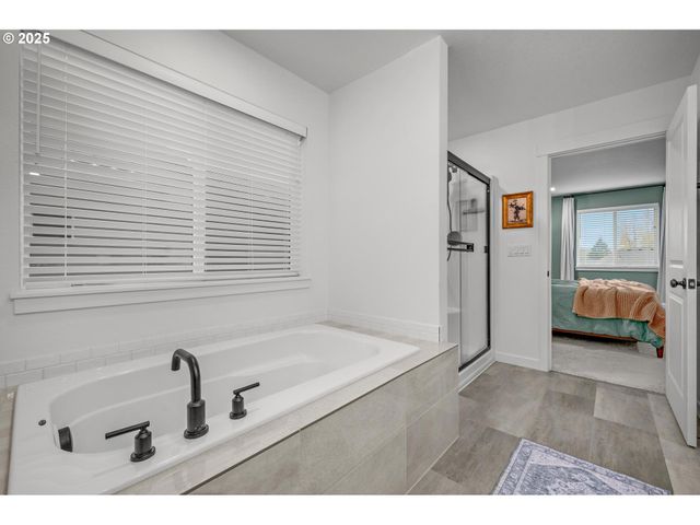 2427 S LINDEN St, Cornelius, OR 97113