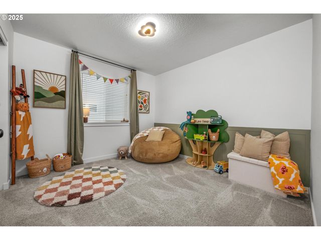 2427 S LINDEN St, Cornelius, OR 97113