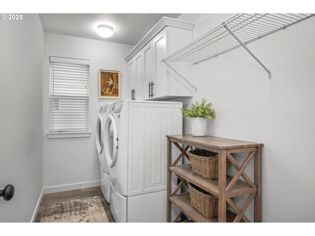 2427 S LINDEN St, Cornelius, OR 97113