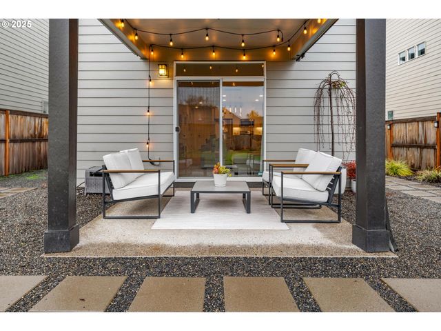 2427 S LINDEN St, Cornelius, OR 97113