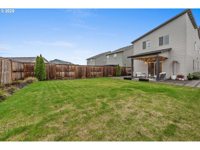 2427 S LINDEN St, Cornelius, OR 97113