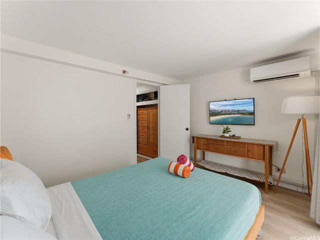 445 Seaside Avenue 701, Honolulu, HI 96815
