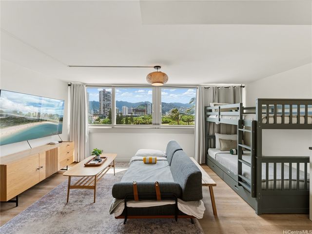 445 Seaside Avenue 701, Honolulu, HI 96815