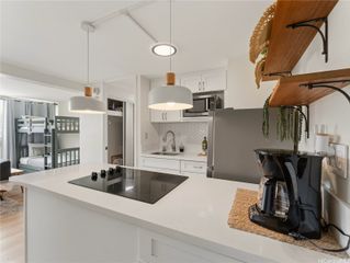 445 Seaside Avenue 701, Honolulu, HI 96815