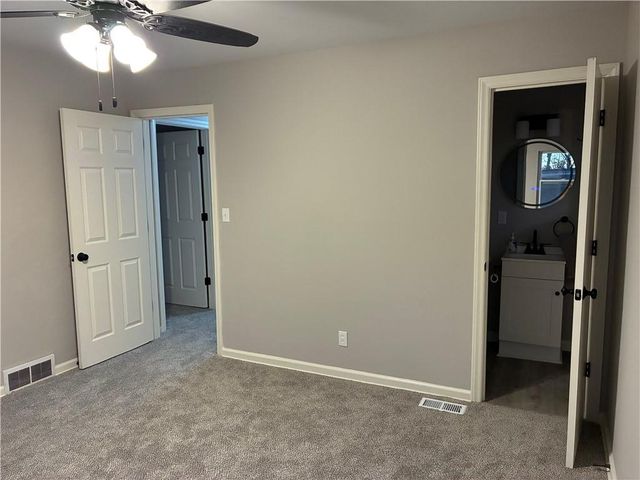 1910 S Lees Summit Road, Independence, MO 64050