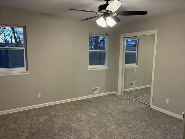 1910 S Lees Summit Road, Independence, MO 64050