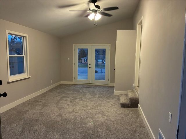 1910 S Lees Summit Road, Independence, MO 64050