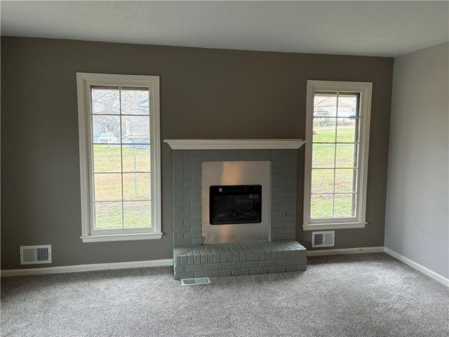 1910 S Lees Summit Road, Independence, MO 64050