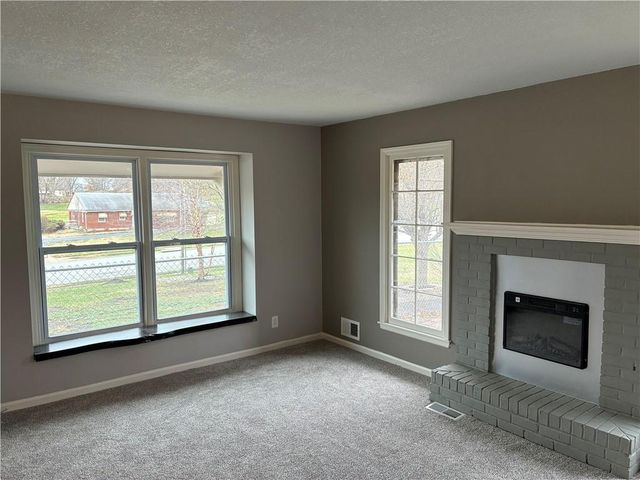 1910 S Lees Summit Road, Independence, MO 64050