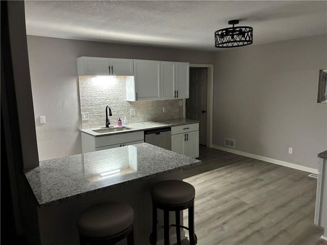 1910 S Lees Summit Road, Independence, MO 64050