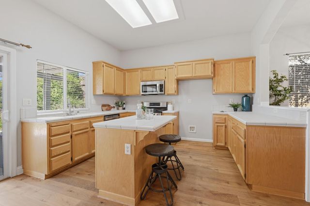 6710 Magnolia Way, Rocklin, CA 95765