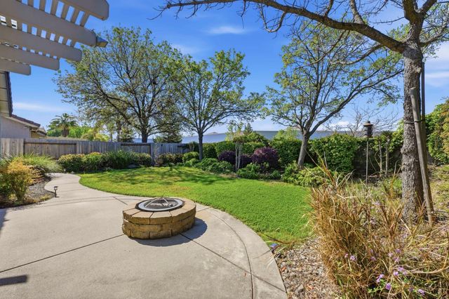 6710 Magnolia Way, Rocklin, CA 95765