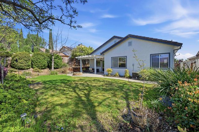 6710 Magnolia Way, Rocklin, CA 95765