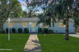 220 Sunset Lane, Howell, NJ 07731