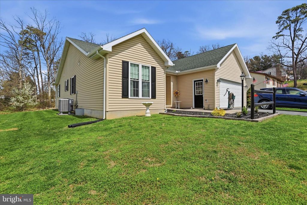 6503 MOUNTAIN DRIVE RD, Chambersburg, PA 17202