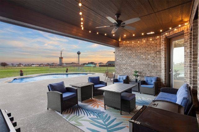 331 Crosswind Drive, Waxahachie, TX 75167