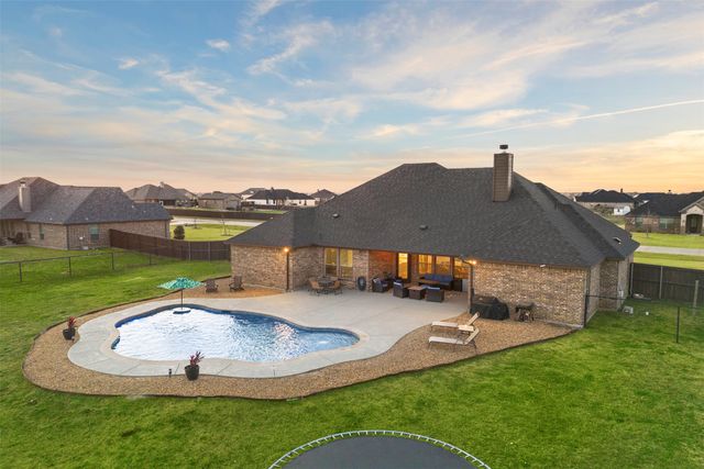 331 Crosswind Drive, Waxahachie, TX 75167