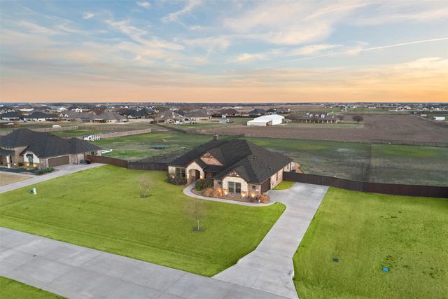 331 Crosswind Drive, Waxahachie, TX 75167