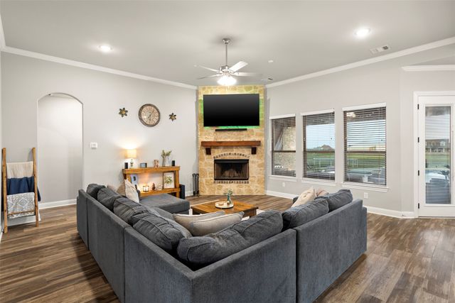 331 Crosswind Drive, Waxahachie, TX 75167