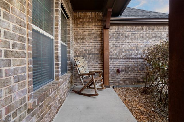 331 Crosswind Drive, Waxahachie, TX 75167