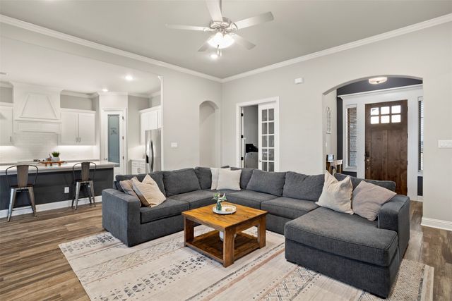 331 Crosswind Drive, Waxahachie, TX 75167