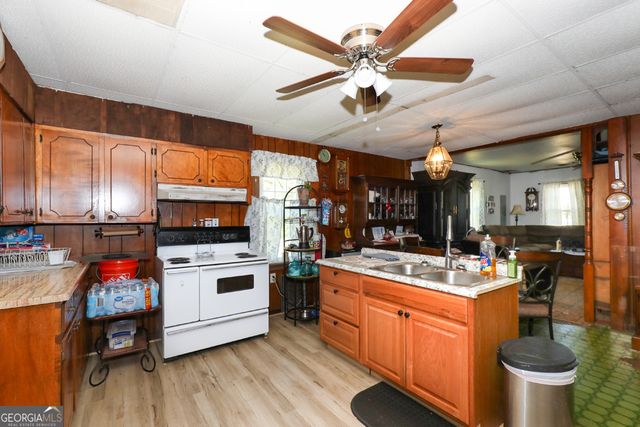 651 S Jackson Street, Hartwell, GA 30643